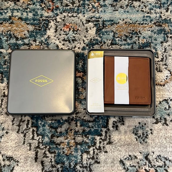 Fossil Other - New fossil men’s wallet.